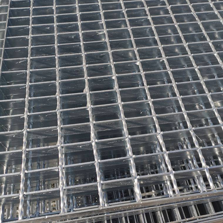 鍍鋅格柵板表面處理環(huán)保工藝選擇