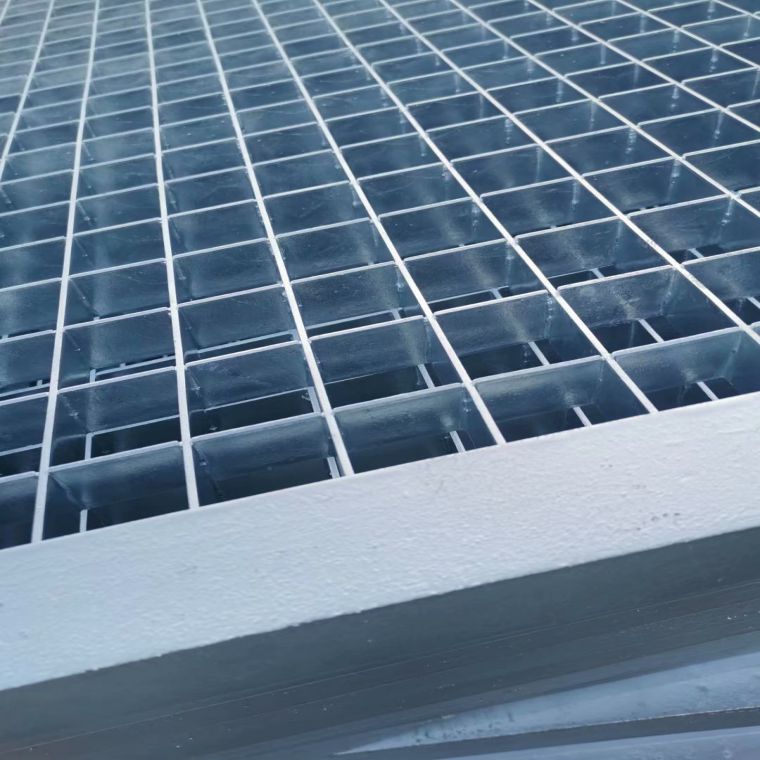 插接鋼格板高精度定位安裝方法